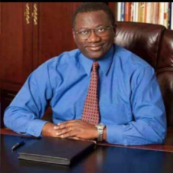 Professeur ALBERT ROLAND AMOUGOU